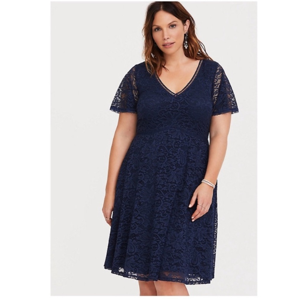 NAVY LACE V-NECK MINI DRESS